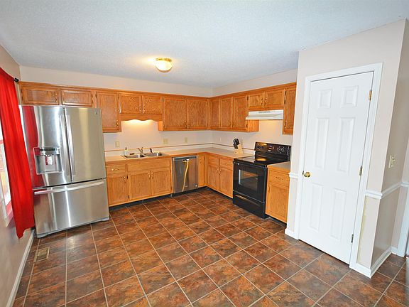 5th image of 418 Sandburg Dr