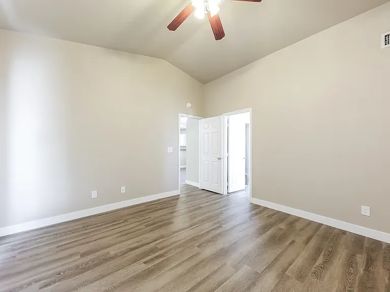 7608 W Mescal St — Photo 6
