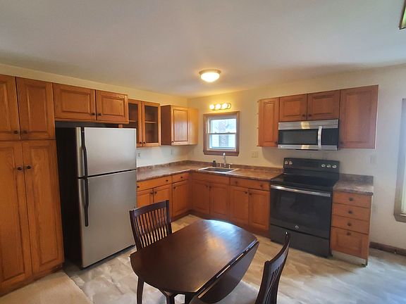 2nd image of 206 Mann St #2