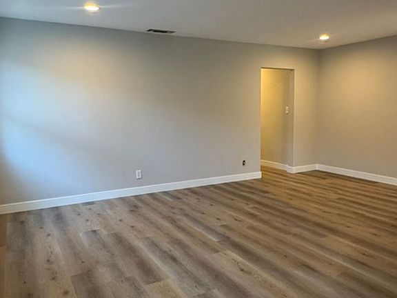 4th image of 8532 Saturn St APT 5
