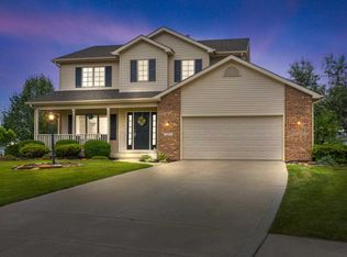 12427 Cliff View Ct, Fort Wayne, IN 46818