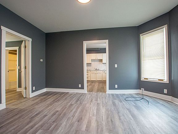 4th image of 2523 Ames Ave