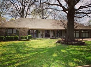 1946 E Vincent Dr, Springfield, MO 65804