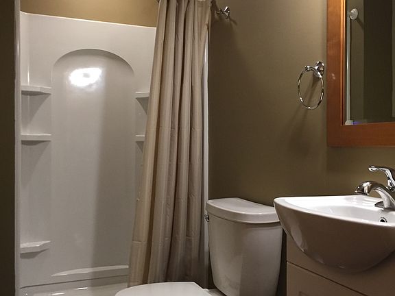 3rd image of 801 E Montezuma Ave APT B