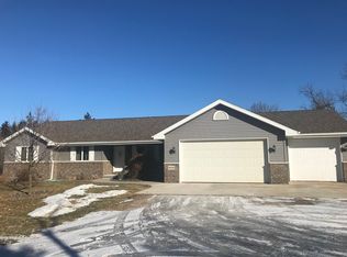 N2106 Greenville Dr, Greenville, WI 54942