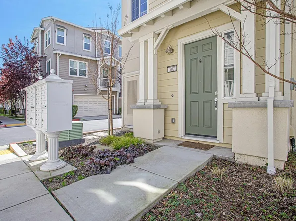 902 Jetty Dr, Richmond, CA 94804