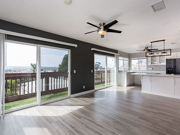2nd image of 3826-32 Kettner Blvd #2