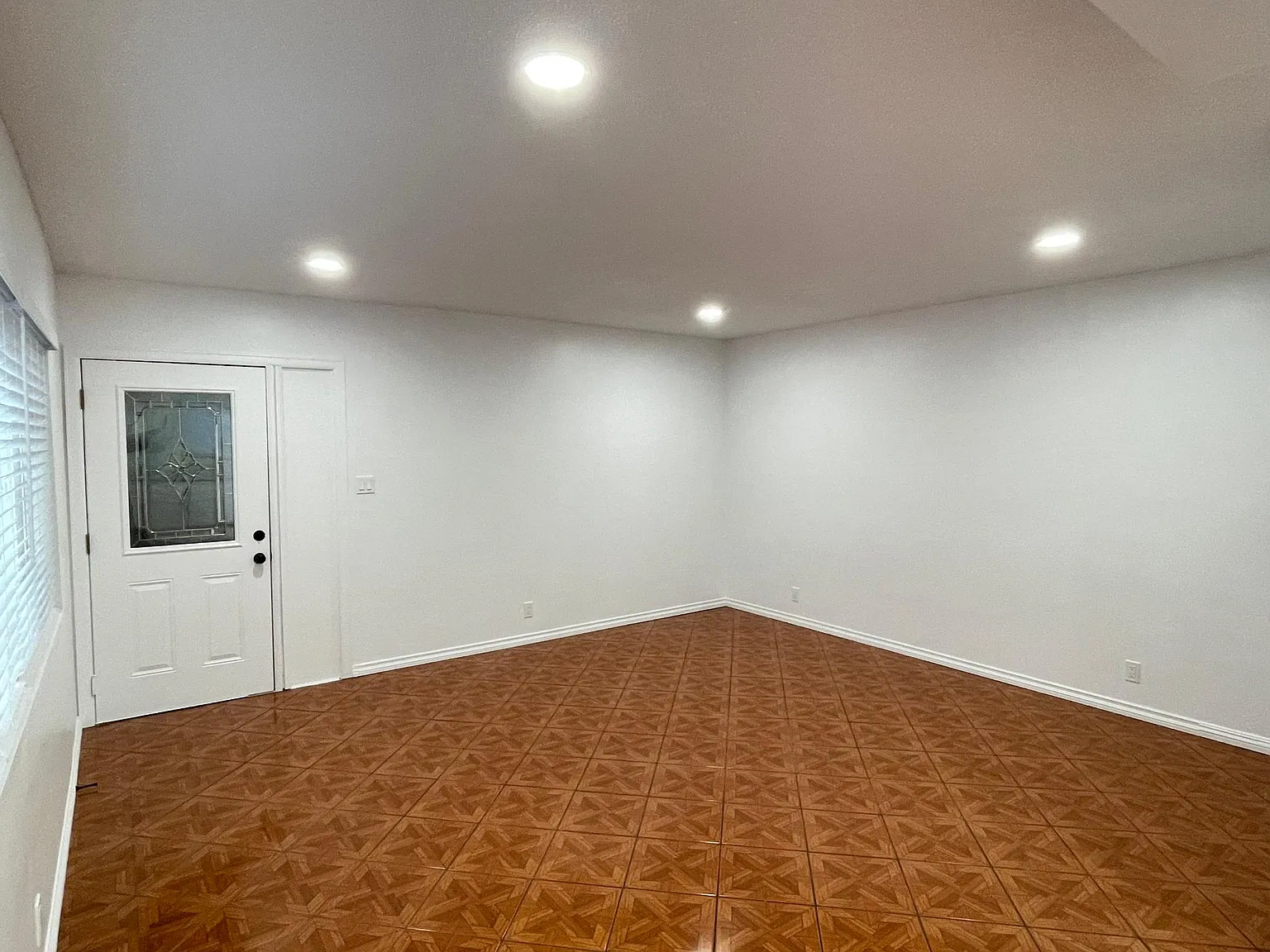 2 bed, 1000 sqft, $2,275 — Photo 3