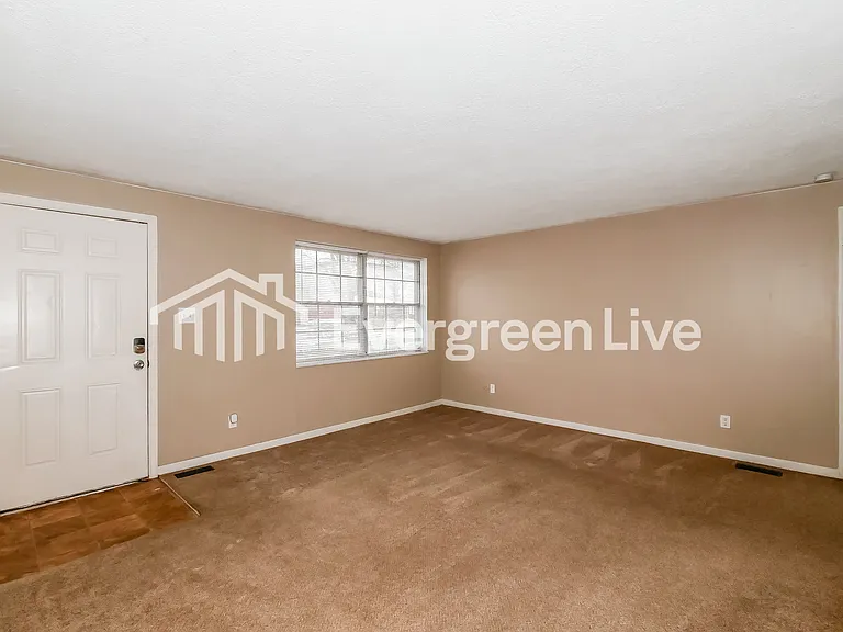 10402 Chris Dr — Photo 3