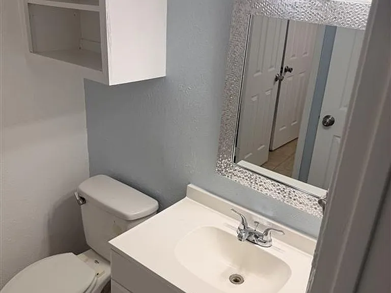 Alpine House Condominiums — Photo 17