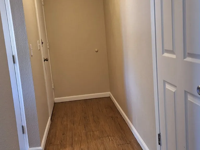 756 S Oak St #I — Photo 5