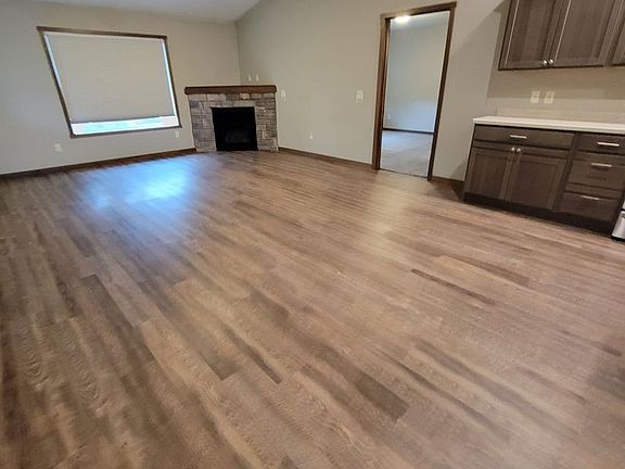 5th image of 2442 Parkview Ln #B