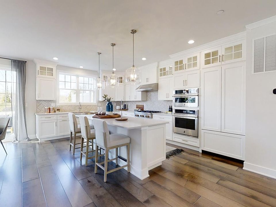 Quick move-in luxury townhomes in Bergen County