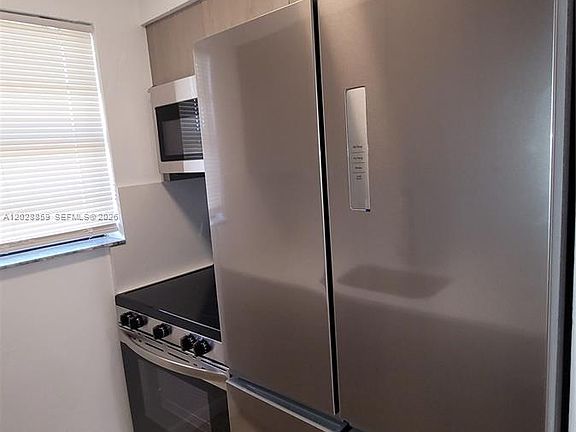 5th image of 34 E 21st St #3