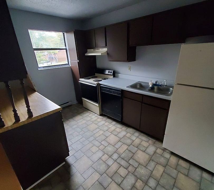 1st image of 2401 Markwood Ln #D