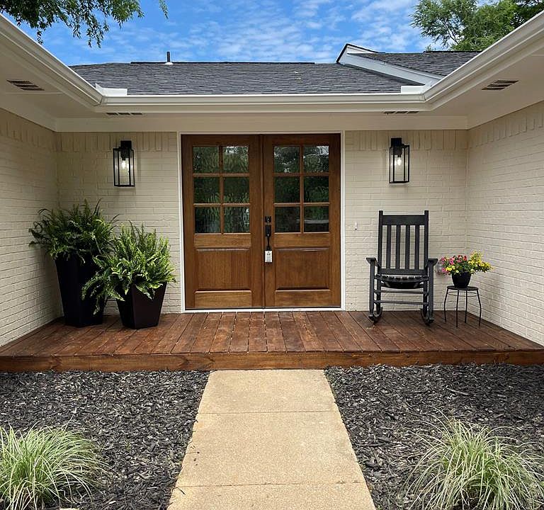 1st image of 421 Maverick Dr
