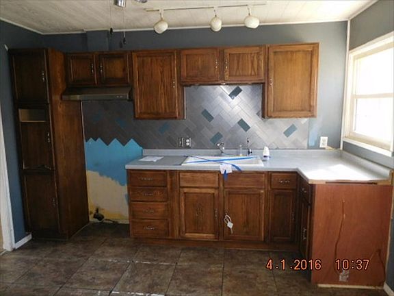3rd image of 508 Meadowlawn Dr