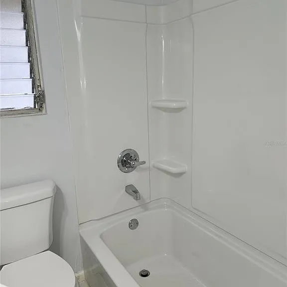 421 NW 10th Ave — Photo 4