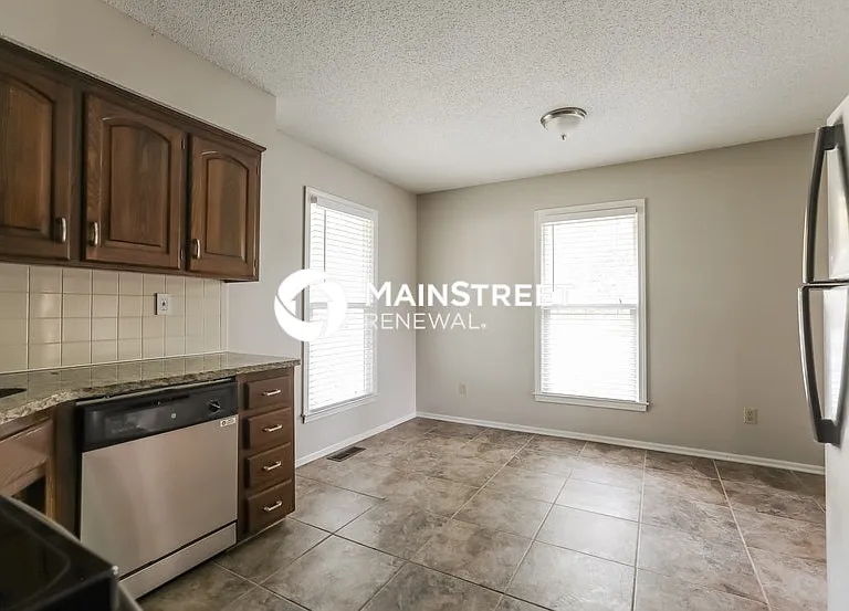 1523 NE Westwind Dr — Photo 7