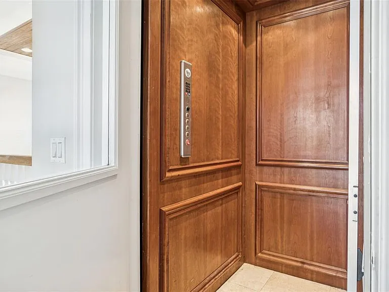 821 Bay Point Dr — Photo 10