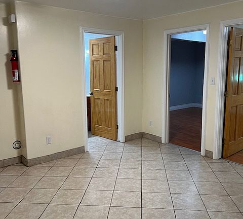 5th image of 2439 Alemany Blvd #A