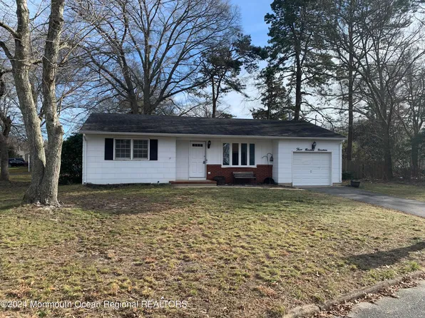 319 Riviera Drive, Lacey, NJ 08734