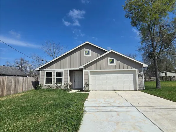 608 Yupon St, Baytown, TX 77520