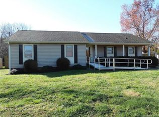 3310 Mistletoe Ln, Gastonia, NC 28056