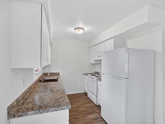 2nd image of 3502 Ridgecliffe Dr #2