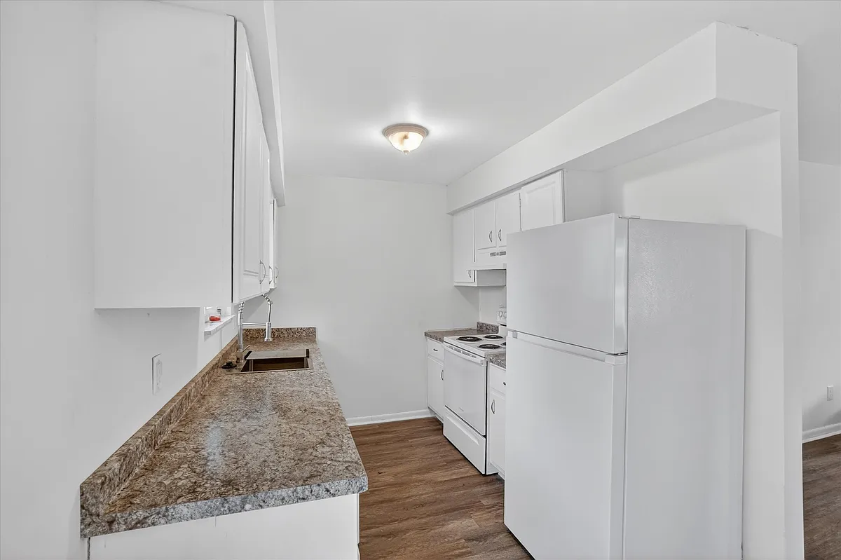 Building Photo - 3502 Ridgecliffe Dr #2