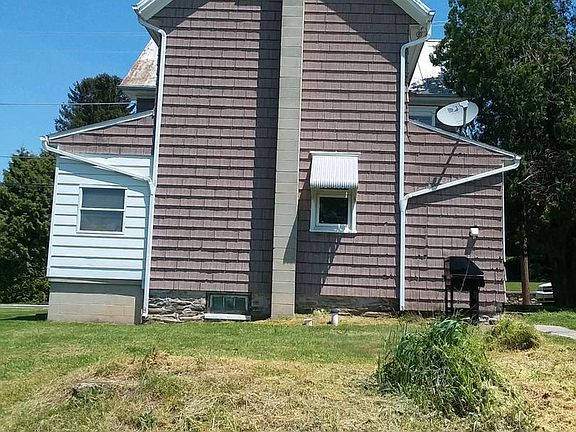 4th image of 135 Park St