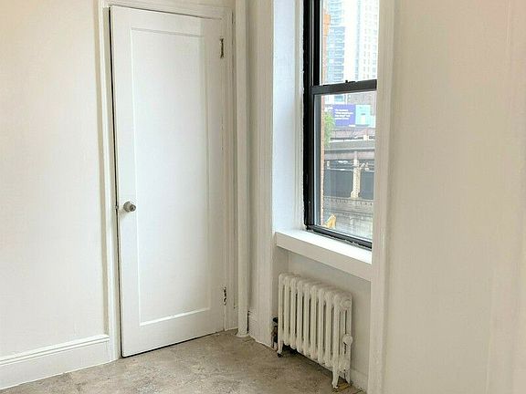 4th image of 1079 1st Ave #16