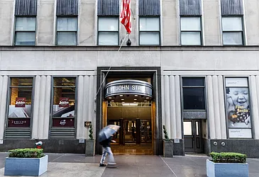 Rented by R New York