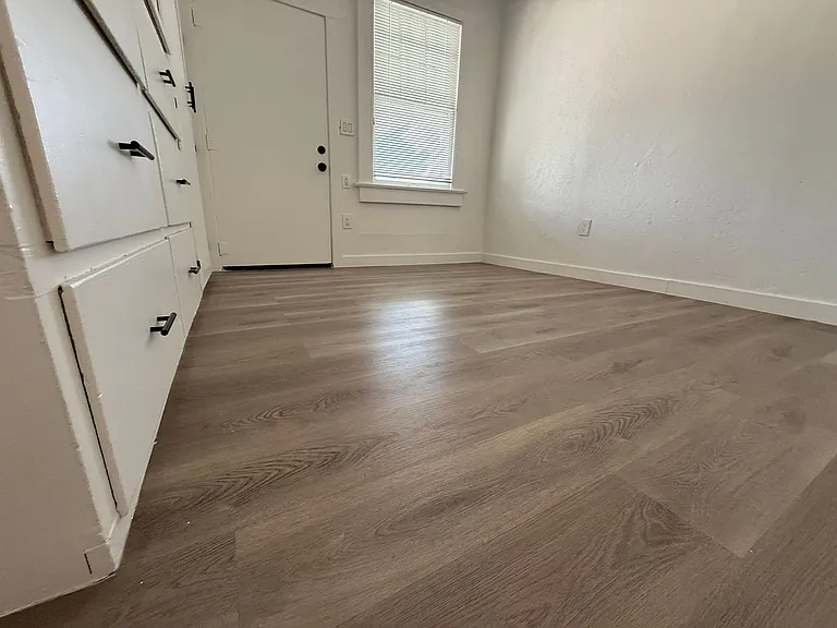 239 N Warren Ave — Photo 60