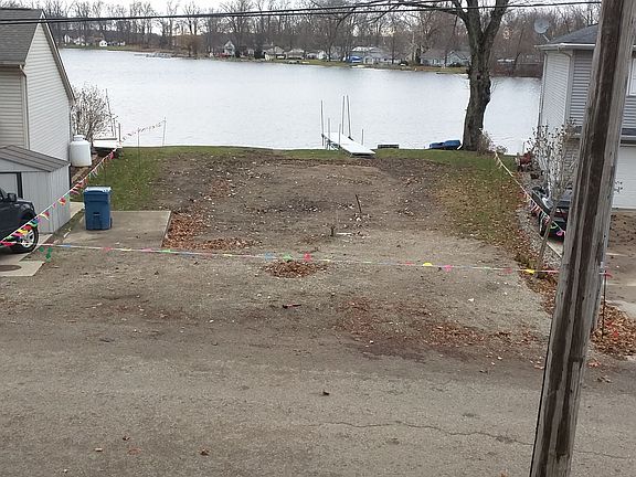 Cleared lot ready to build. 