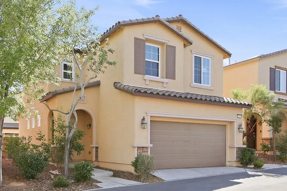 3 bed, 2.5 bath, 1457 sqft, $2,310 — Photo 4