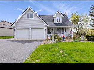 5901 Windy Knoll Ct, Loves Park, IL 61111