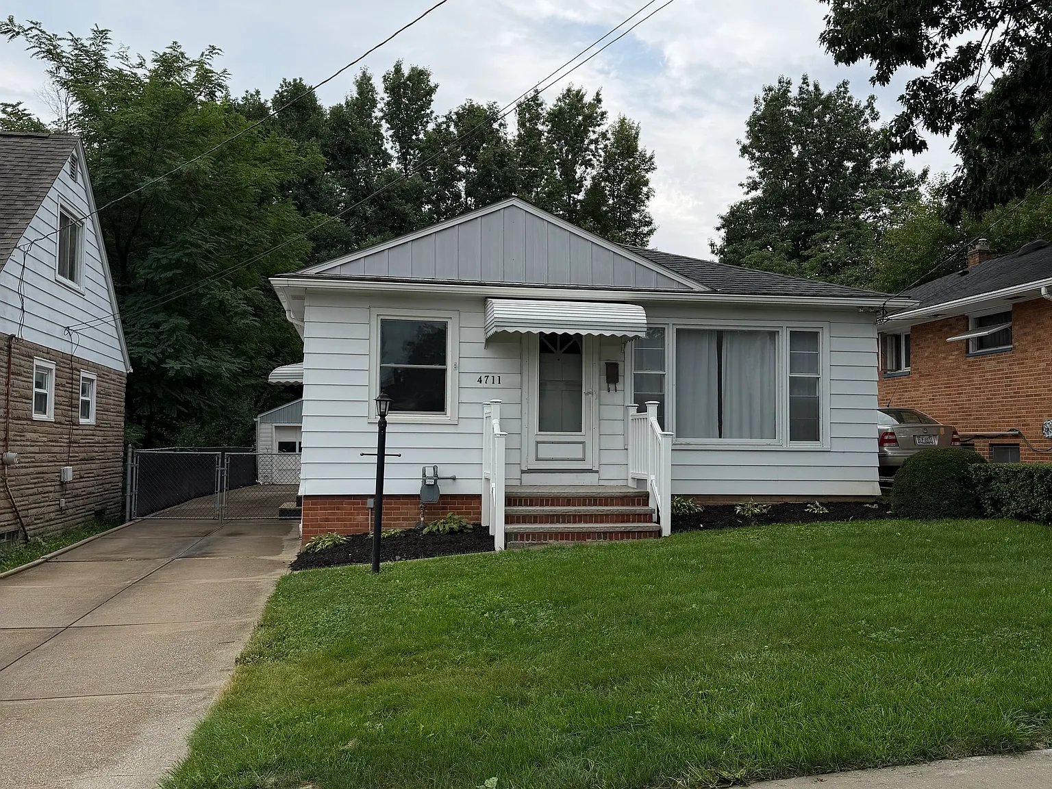 4 bed, 1.5 bath, 1509 sqft, $2,100 — Photo 1