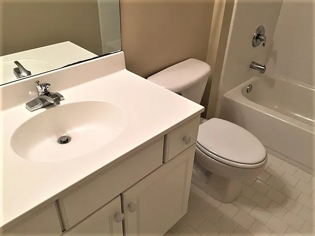 8 Sandy Pond Ct — Photo 10