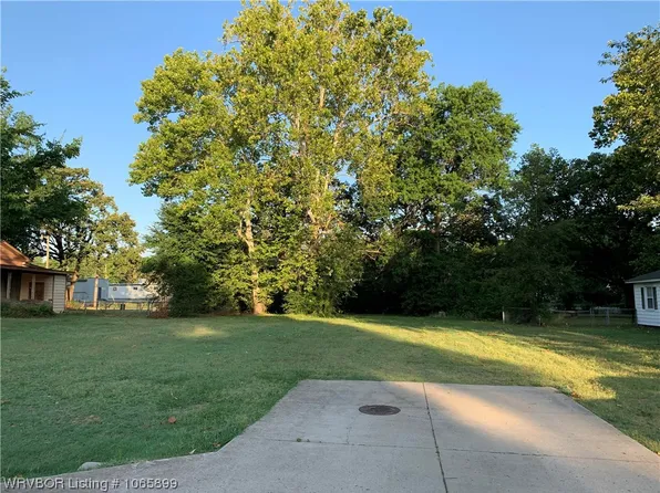 1021 N 49th St, Fort Smith, AR 72904