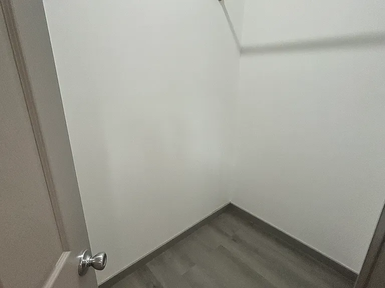 235 Iowa St — Photo 13
