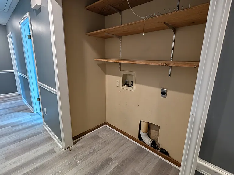 1605 Teresa Cir — Photo 17