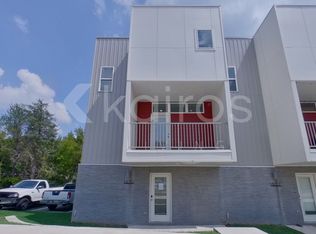 1630 S Razorback Rd, Fayetteville, AR 72701