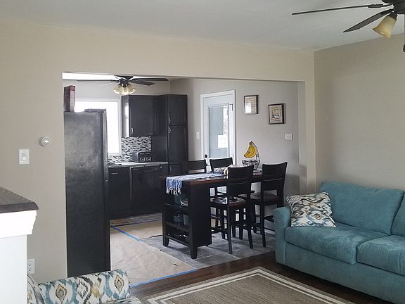 2nd image of 6221 W 93rd Pl