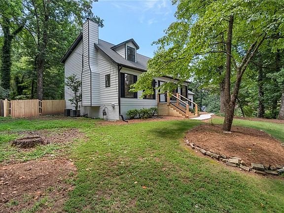 3rd image of 340 Summerfield Dr