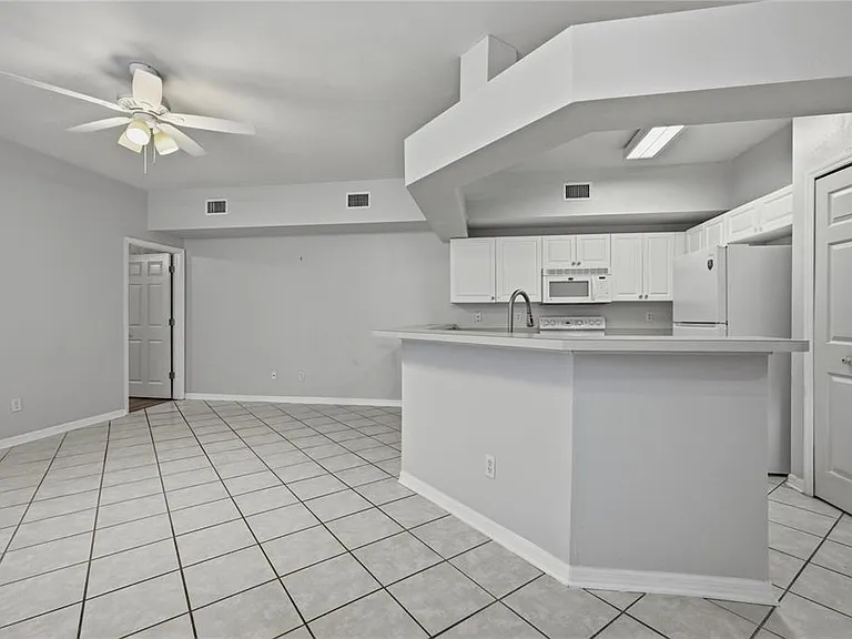 350 NW 50th Blvd #350 — Photo 14