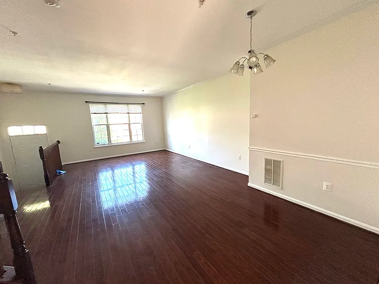 112 Longpoint Way — Photo 5