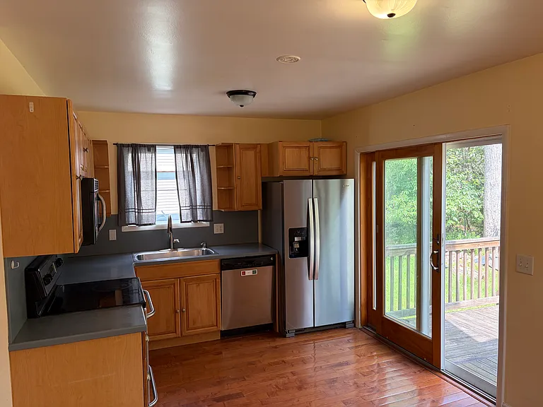 3149 Hamlet Dr — Photo 4