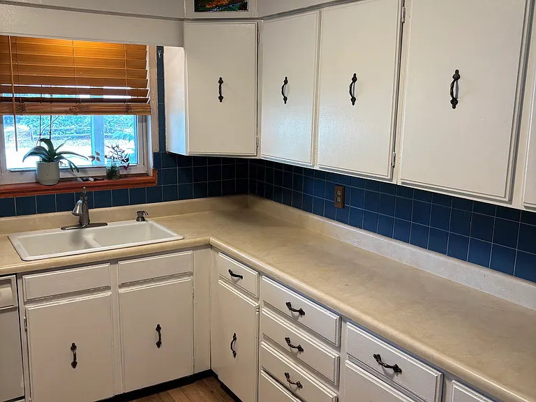 1416 Burlington Dr — Photo 12