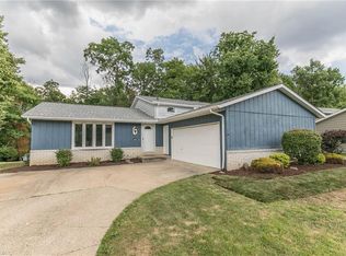 16741 Walnut Creek Dr, Strongsville, OH
